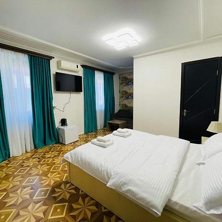Metekhi View Hotel ティビリシ エクステリア 写真